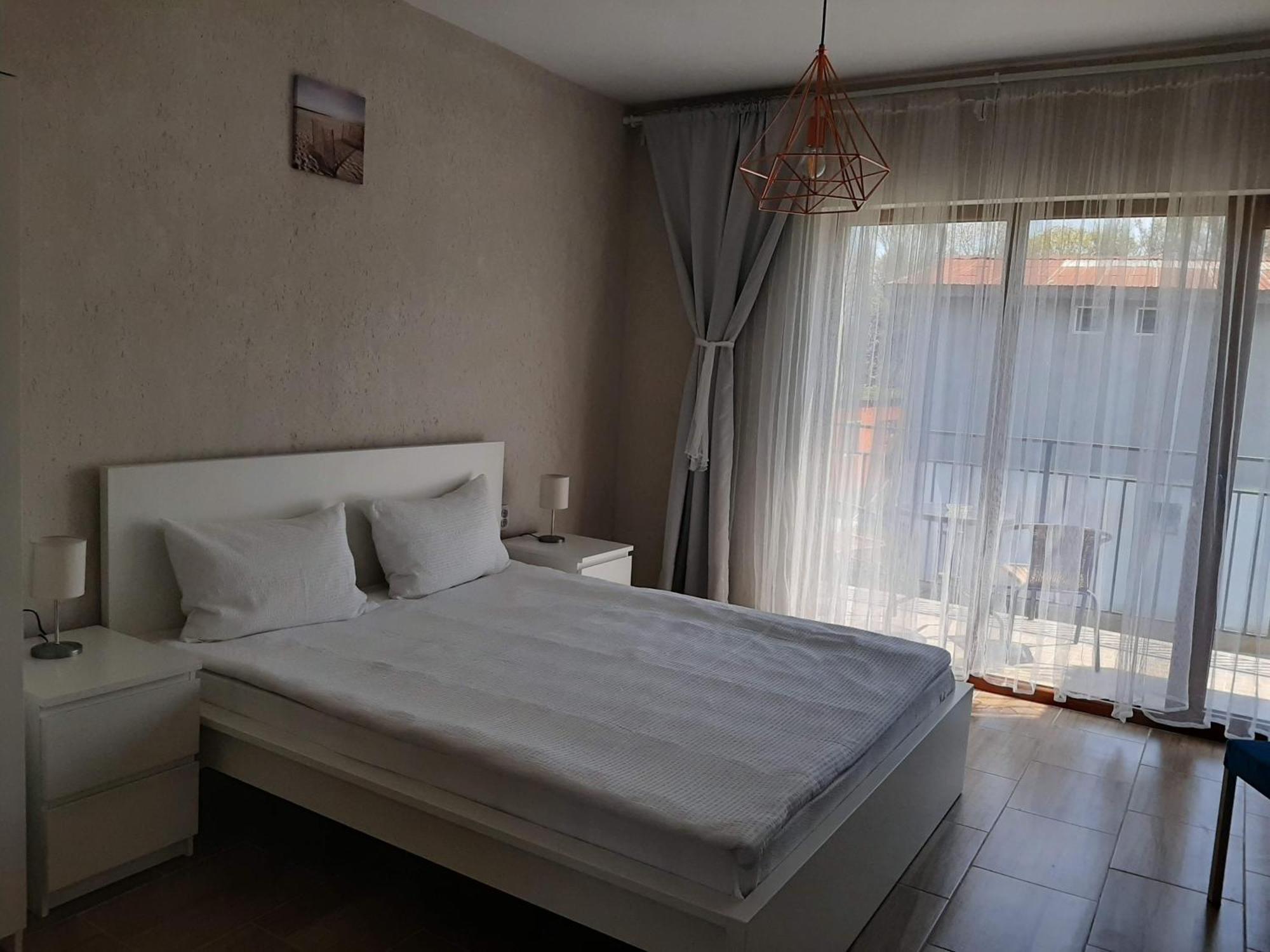 Отель Casa Orhideea Костинешти Экстерьер фото