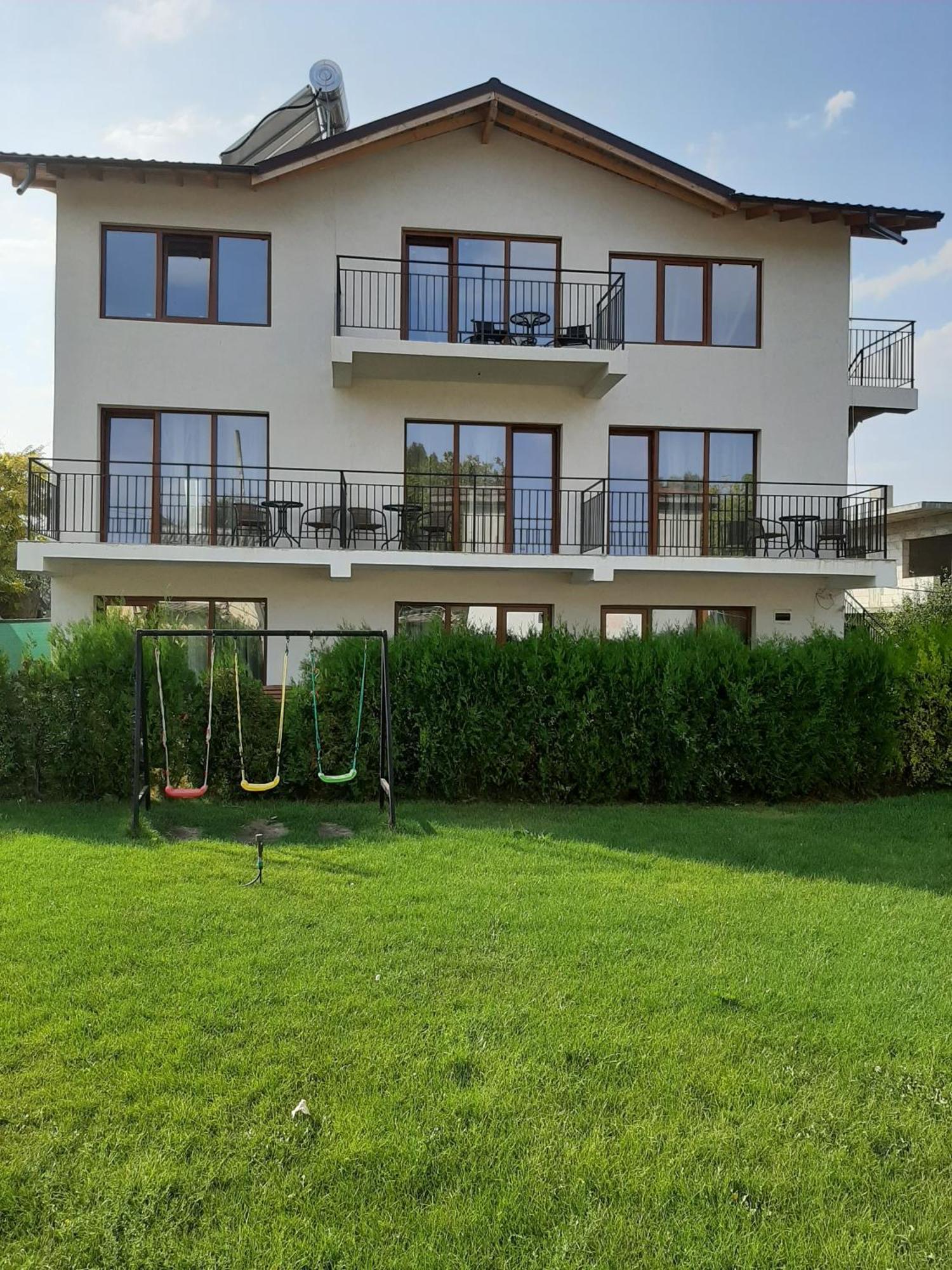 Отель Casa Orhideea Костинешти Экстерьер фото