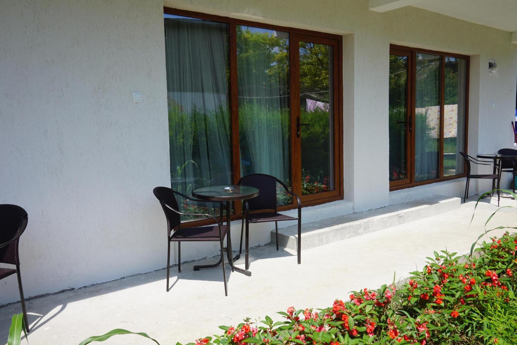Отель Casa Orhideea Костинешти Экстерьер фото